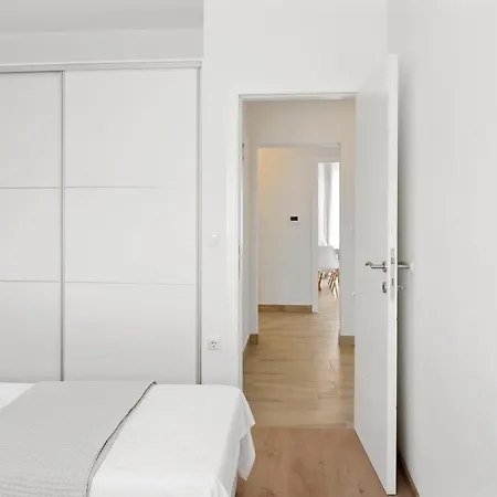 Aaa Anic Amazing Deluxe Apartman Split