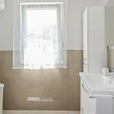 Aaa Anic Amazing Deluxe * Split