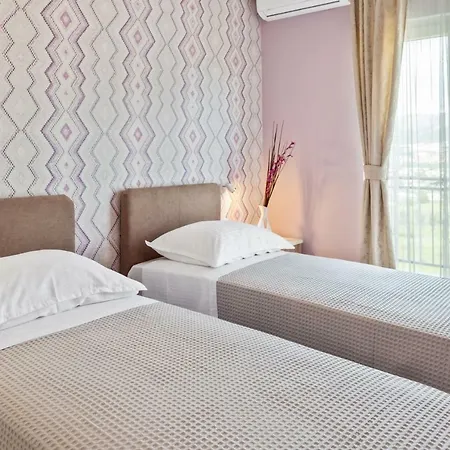 Aaa Anic Amazing Deluxe * Split