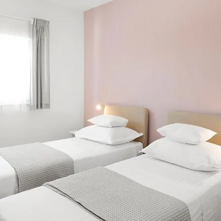 Aaa Anic Amazing Deluxe * 스플리트