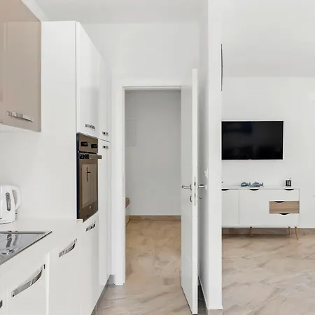 Aaa Anic Amazing Deluxe 스플리트