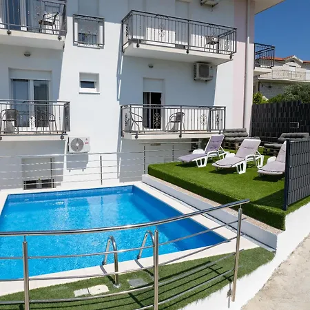 Aaa Anic Amazing Deluxe * 스플리트