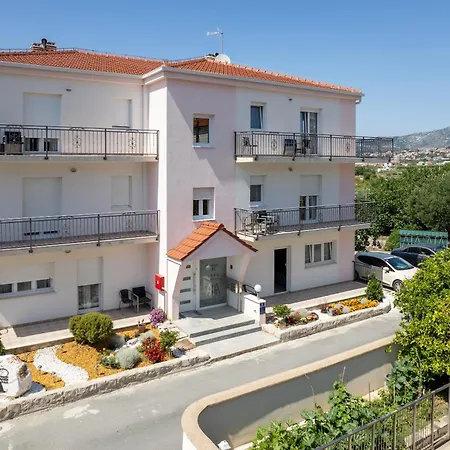 Aaa Anic Amazing Deluxe 스플리트